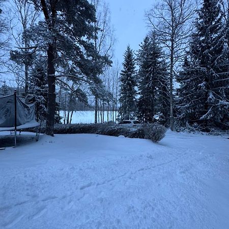 Mysig Stuga I Naevesta Еребру Екстер'єр фото